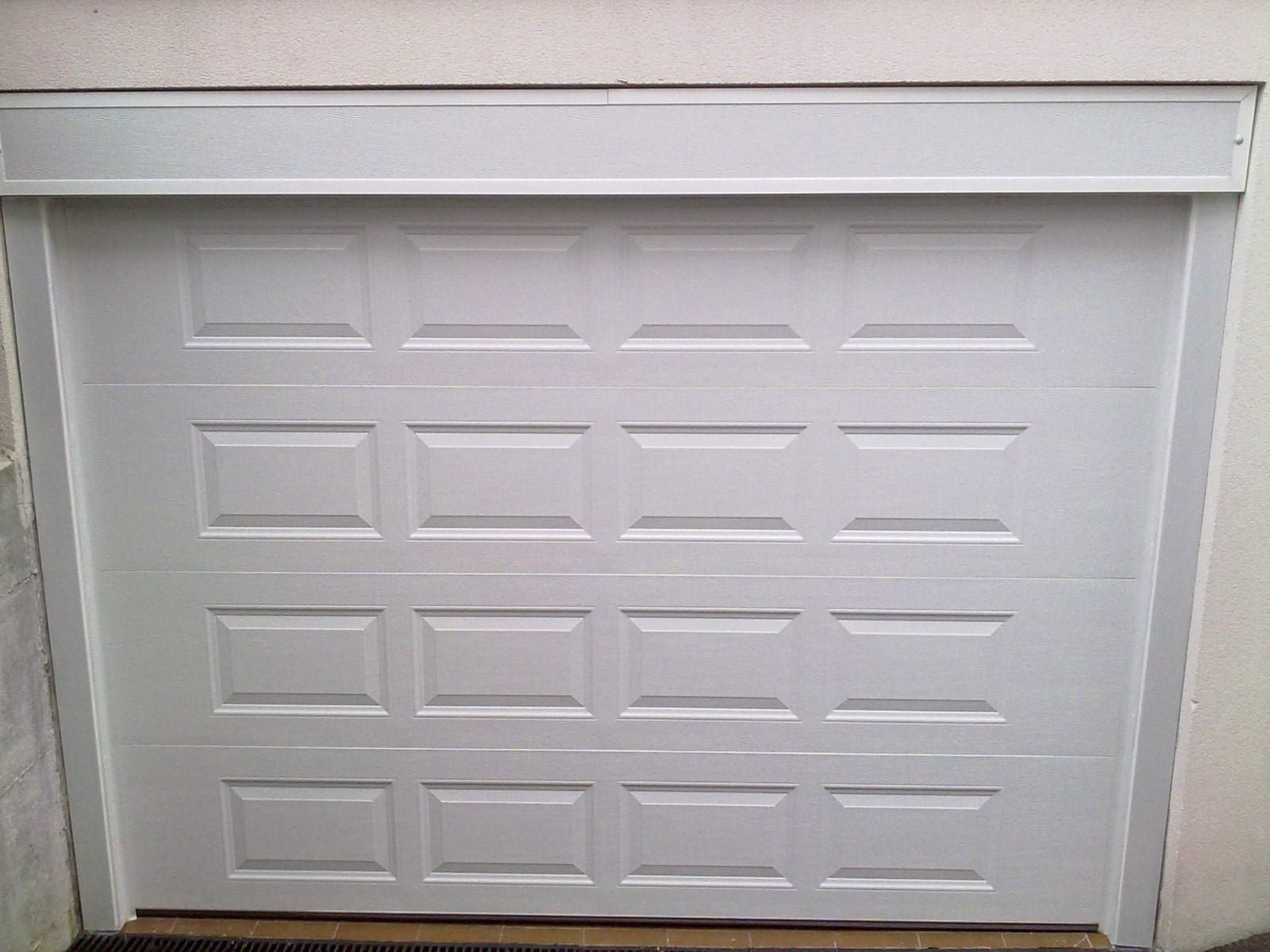 Puerta Seccional Blanca exterior